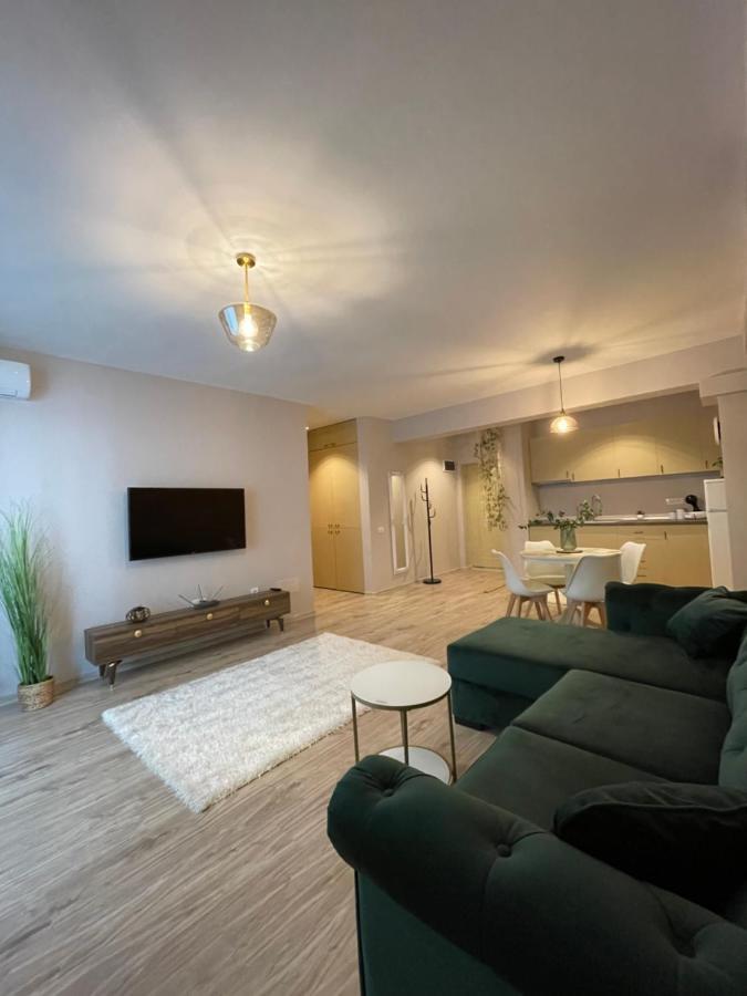 Vega Apartment By Moonlight Mamaia Exteriör bild