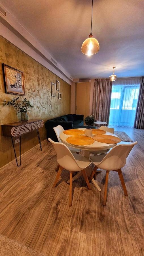 Vega Apartment By Moonlight Mamaia Exteriör bild
